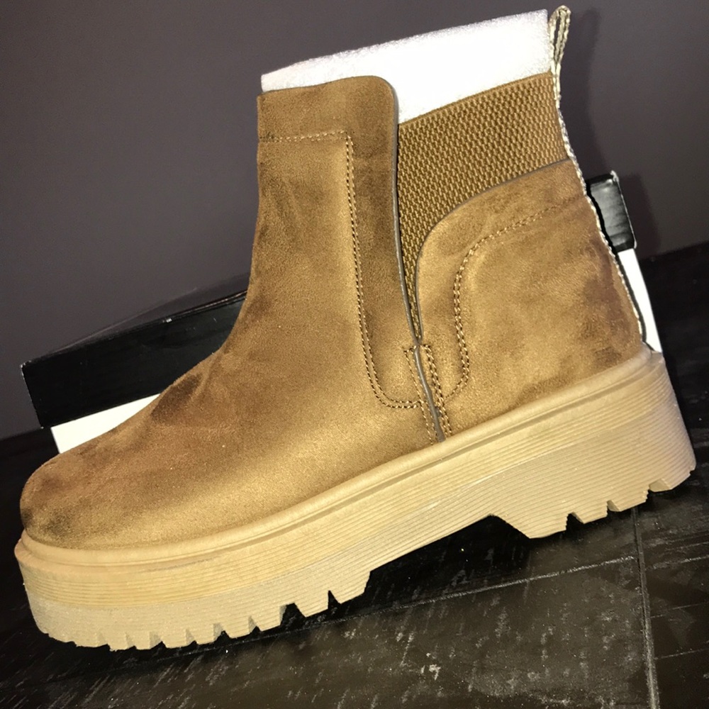 NWT Ankle Boots✨